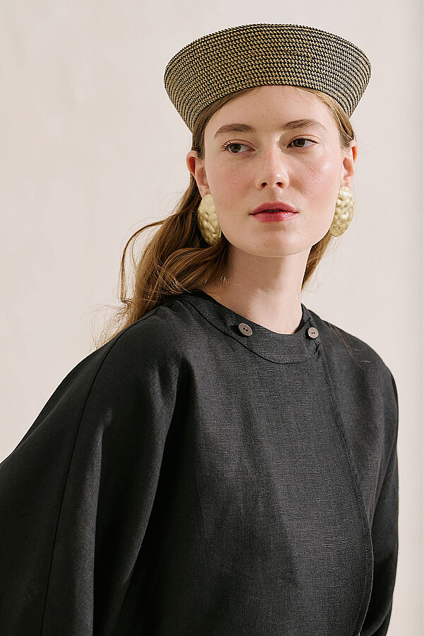 LINEN CAPE STYLE SHIRT BLACK | Manuka