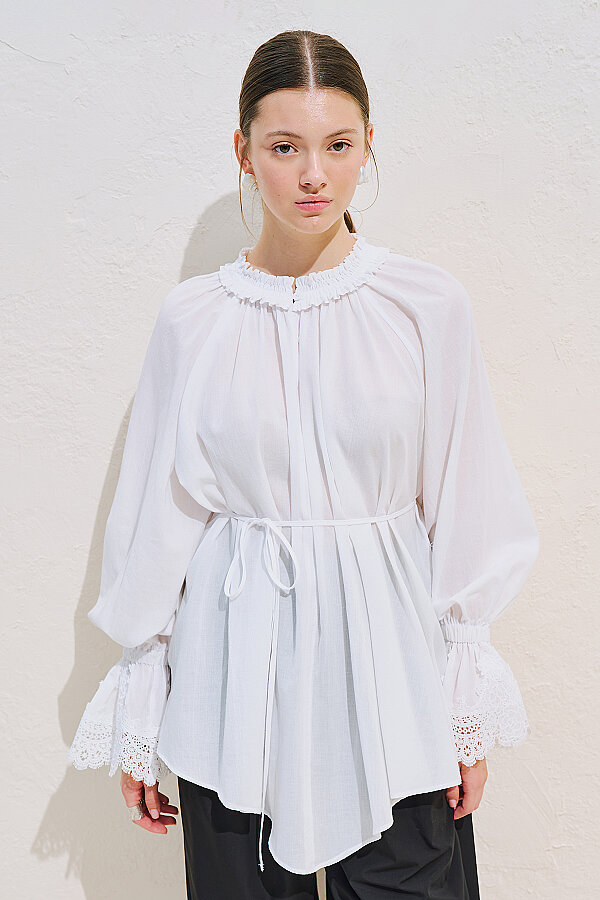 LACE SLEEVE EDITION BLOUSE ECRU | Manuka