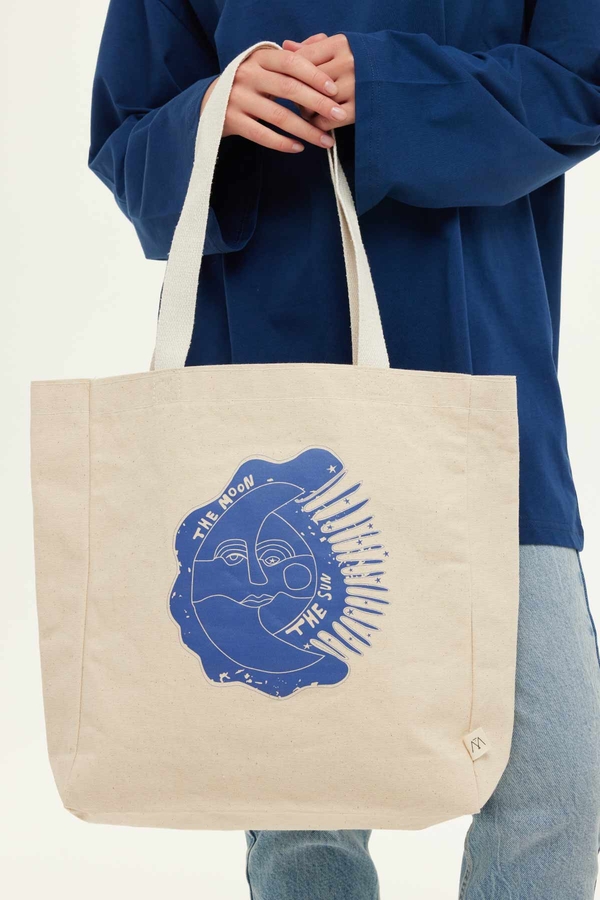 Manuka - PRINTED BELLOWED CLOTH BAG MOON (1)