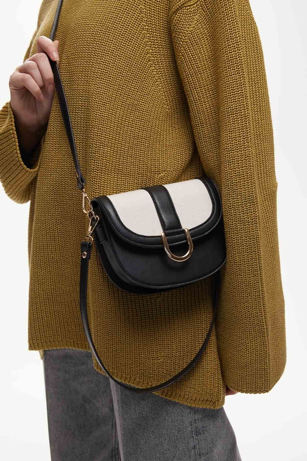 Manuka - CANVAS DETAILED BUCKLE BAG BLACK (1)