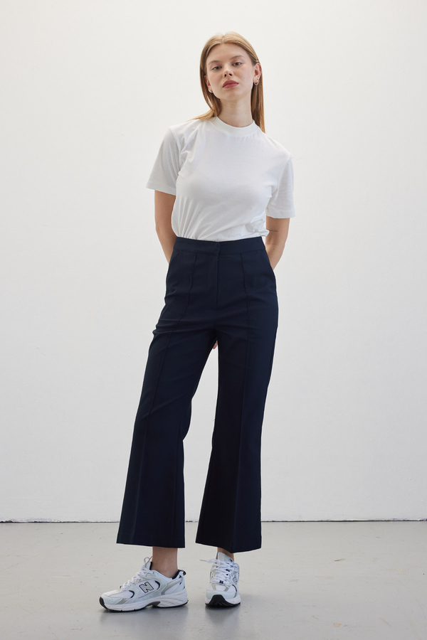 Manuka - FLARE SHORT TROUSERS NAVY BLUE (1)