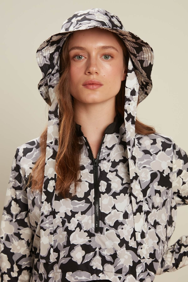 Manuka - CONNECTED BUCKET HAT BLOOM BLACK (1)