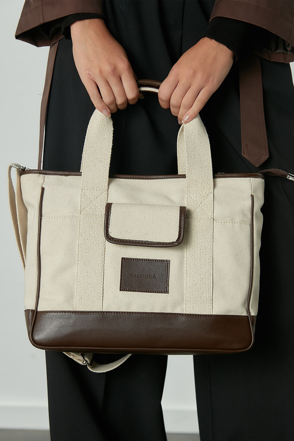 Manuka - MULTIPLE POCKET MIDI CANVAS BAG BITTER BROWN (1)