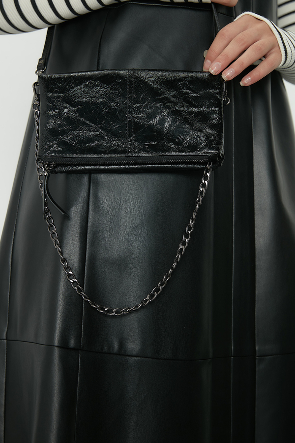Manuka - CHAIN CLUCH BAG BLACK (1)
