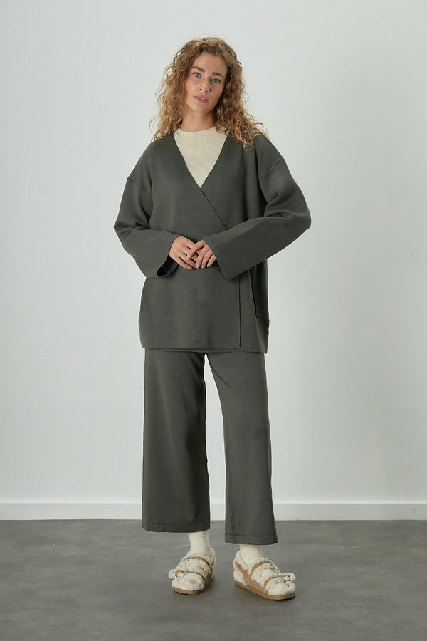 Manuka - FINE KNITWEAR KIMONO EMERALD (1)