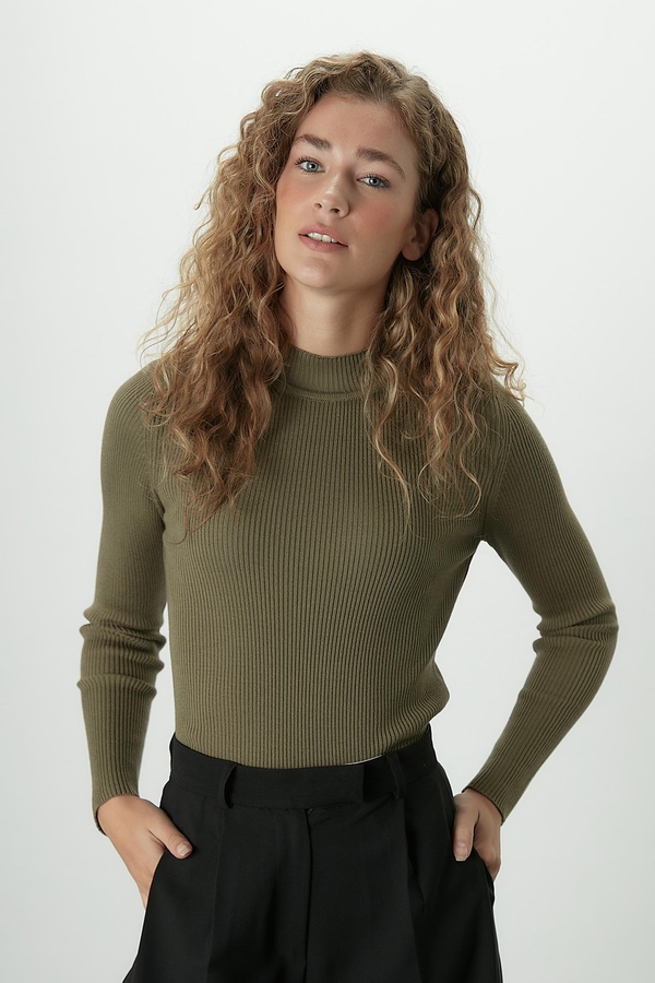 Manuka - TURTLENECK KNITWEAR BODY KHAKI (1)