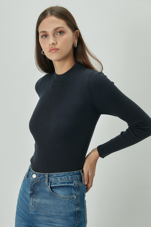 Manuka - TURTLENECK KNITWEAR BODY NAVY BLUE (1)