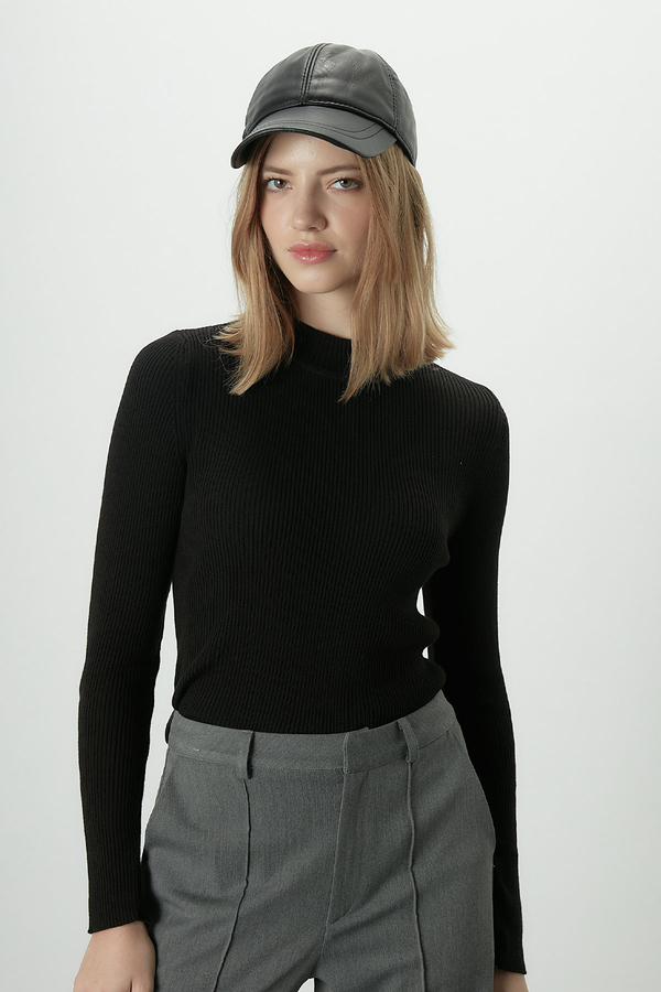 Manuka - TURTLENECK KNITWEAR BODY BLACK (1)