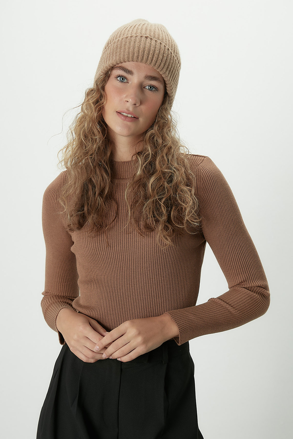 Manuka - TURTLENECK KNITWEAR BODY CAMEL (1)