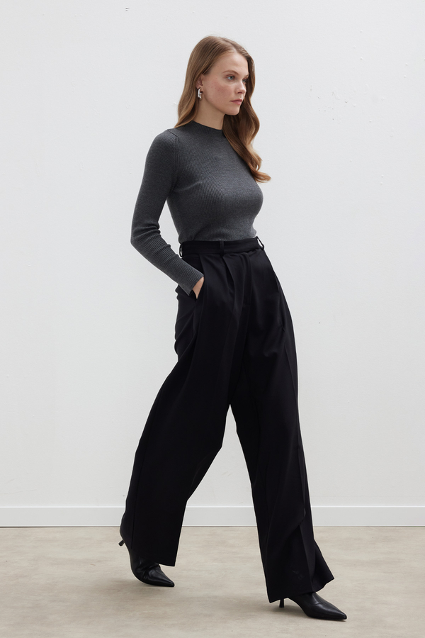 Manuka - PLEATED PALAZZO TROUSERS BLACK (1)