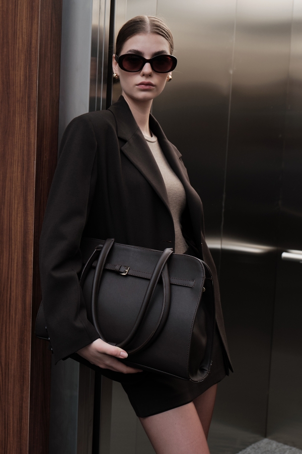 MANUKA - BUCKLE CITY BAG BROWN