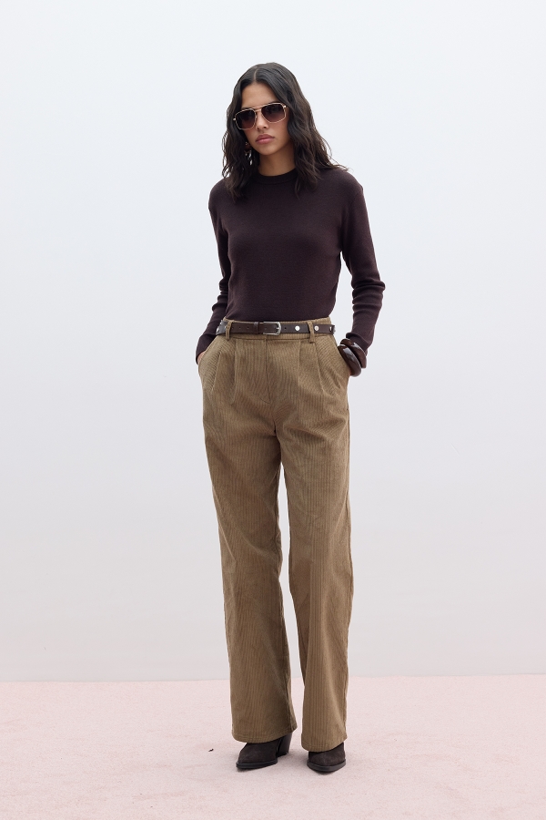 Manuka - SOFT TEXTURE KNIT SWEATER BITTER BROWN (1)