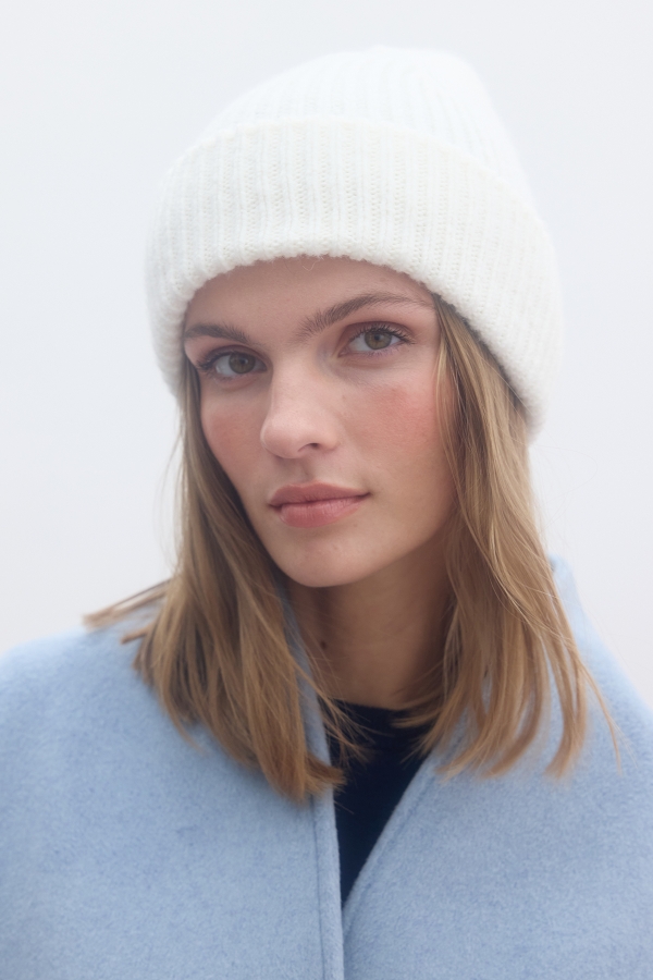 thick-knitted-beat-ecru