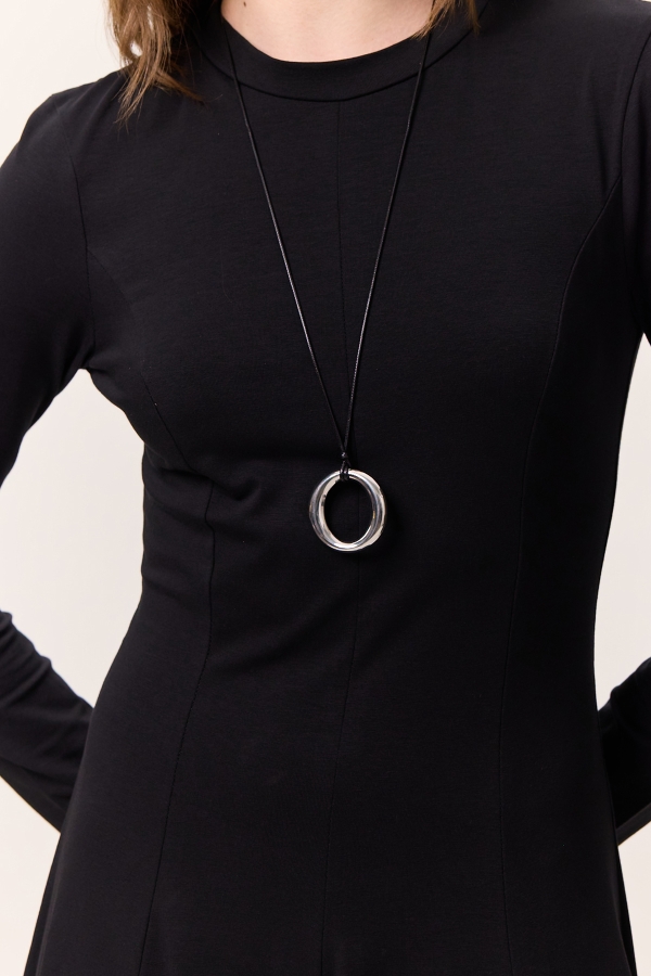 Manuka - Thread Necklace Silver (1)