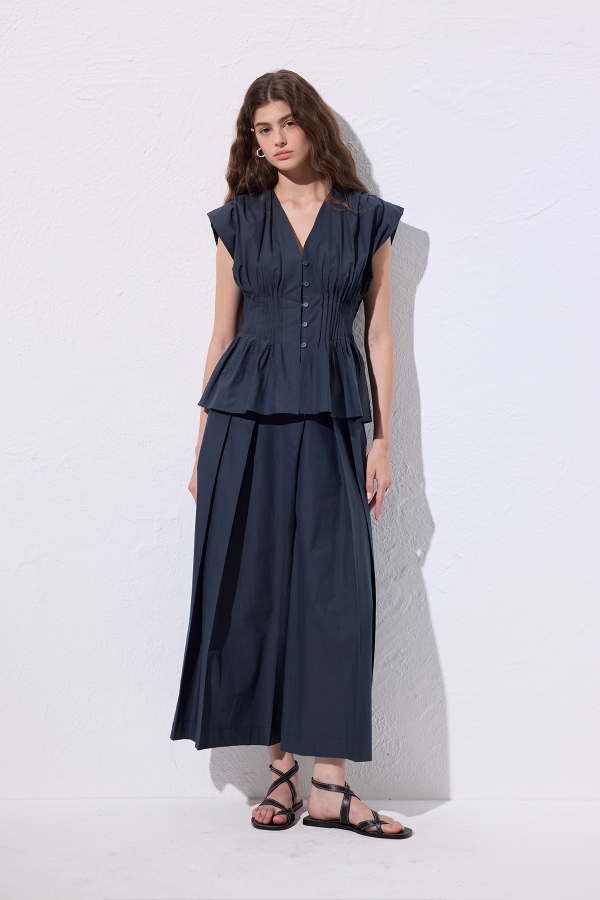 BELİ PİLE DETAYLI KOLSUZ BLUZ LACİVERT · 3