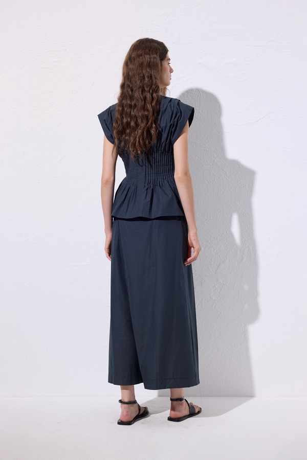 BELİ PİLE DETAYLI KOLSUZ BLUZ LACİVERT · 7