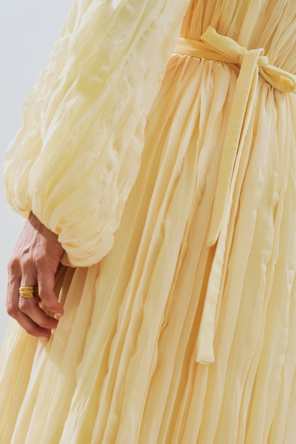 PİLİSELİ ŞİFON ELBİSE SOFT SARI · 4