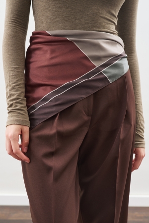 Beli elastik pantolon